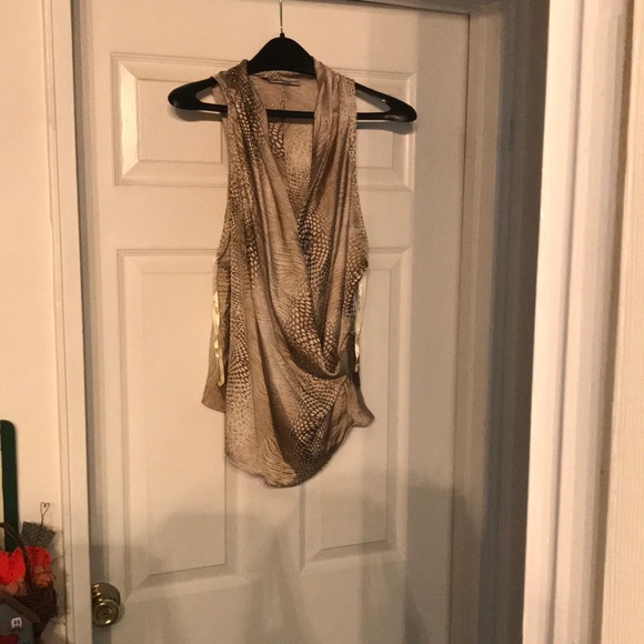 Jennifer Lopez animal wave texture style sleeveless shirt.Size Large Brand New. - Picture 3 of 8